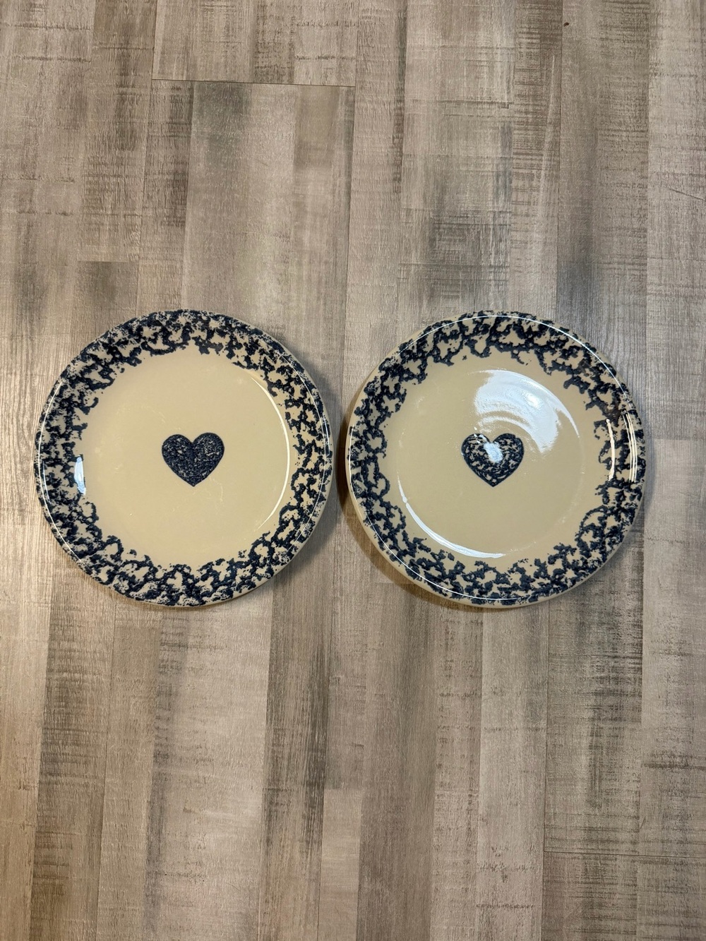 Folk Craft Hearts by Tienshan Dinner Plates Set of 2 Blue Spongeware Heart 10”